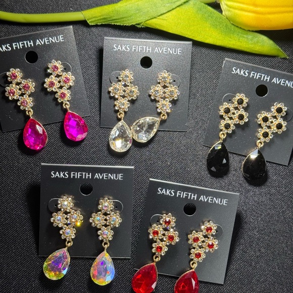 Glamorous Saks Fifth Avenue Crystal Flower Post With Dangle Crystal Teardrop - Picture 6 of 6